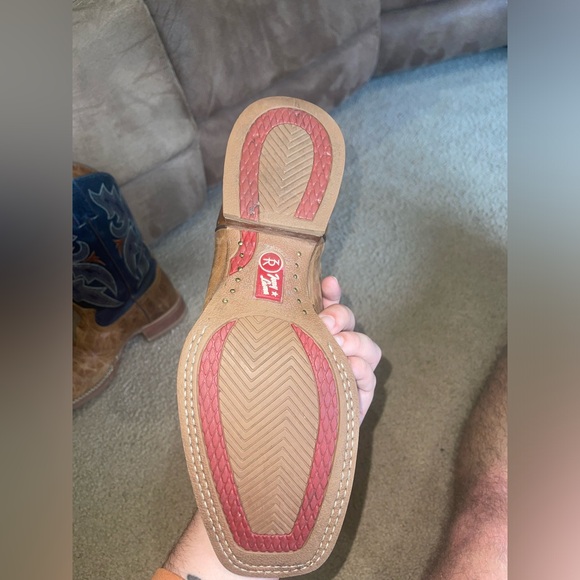 Men’s Tony Lama Cowboy Boots
- wore once, too small
- Men’s size 9D - Picture 3 of 3